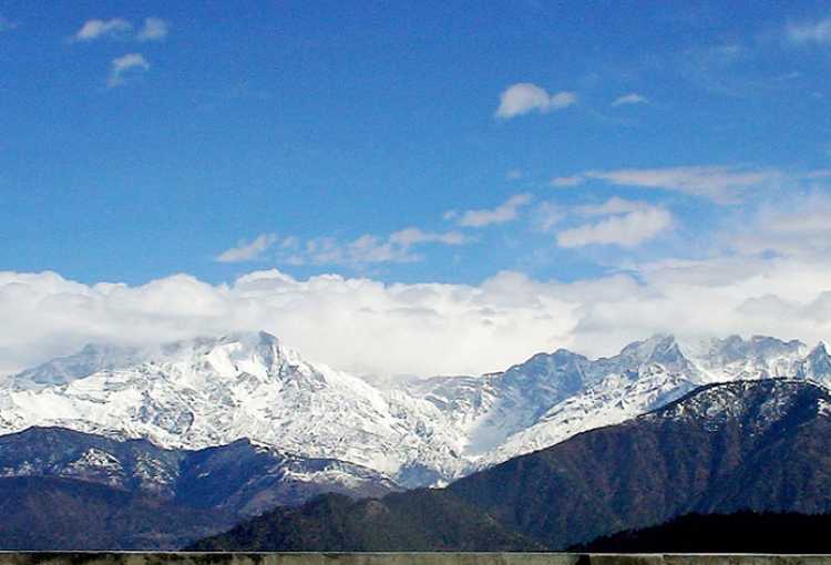 gwaldam himalaya view